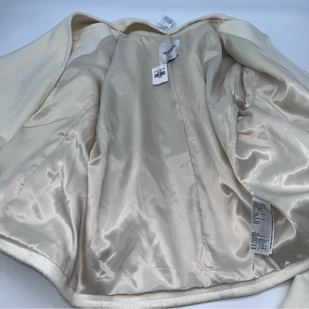 Abercrombie & Fitch Short Wool Blend Jacket w/Detachable Scarf Collar- size L - Picture 14 of 16